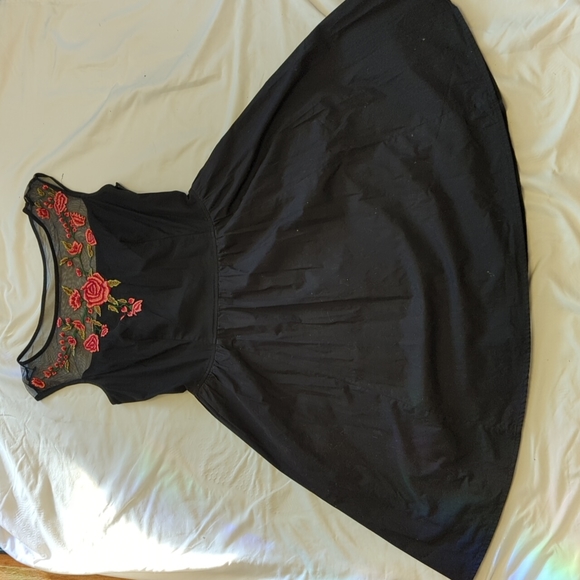 eshakti Dresses & Skirts - Vintage look embroidered rose black fit and flare dress with pockets! Size 16